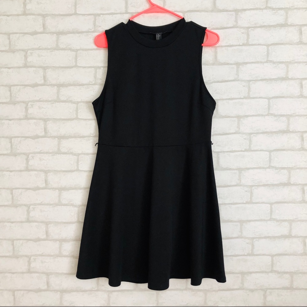 FOREVER 21 BLACK COCKTAIL DRESS
